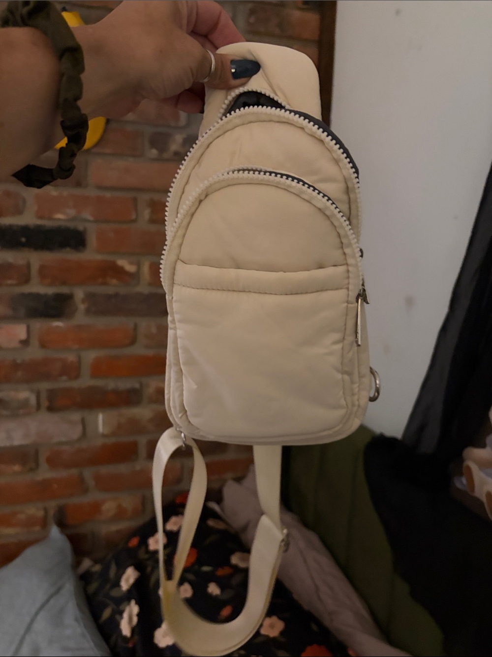 Brand Unknown Cream Crossbody Sling Bag.